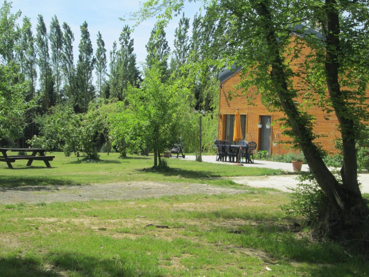Florennes Gite Neuf 150 M2 Devant Un Grand Lac Prive De 2 Hectares Poissonneux Au Milieu Des Bois Kültér fotó
