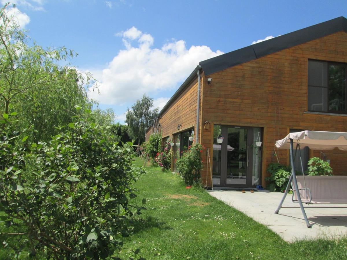 Florennes Gite Neuf 150 M2 Devant Un Grand Lac Prive De 2 Hectares Poissonneux Au Milieu Des Bois Kültér fotó