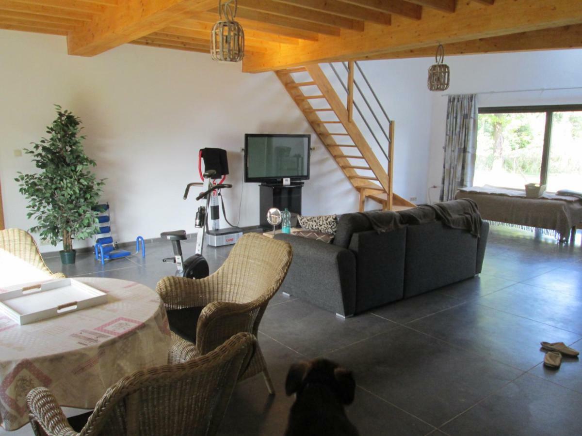 Florennes Gite Neuf 150 M2 Devant Un Grand Lac Prive De 2 Hectares Poissonneux Au Milieu Des Bois Kültér fotó
