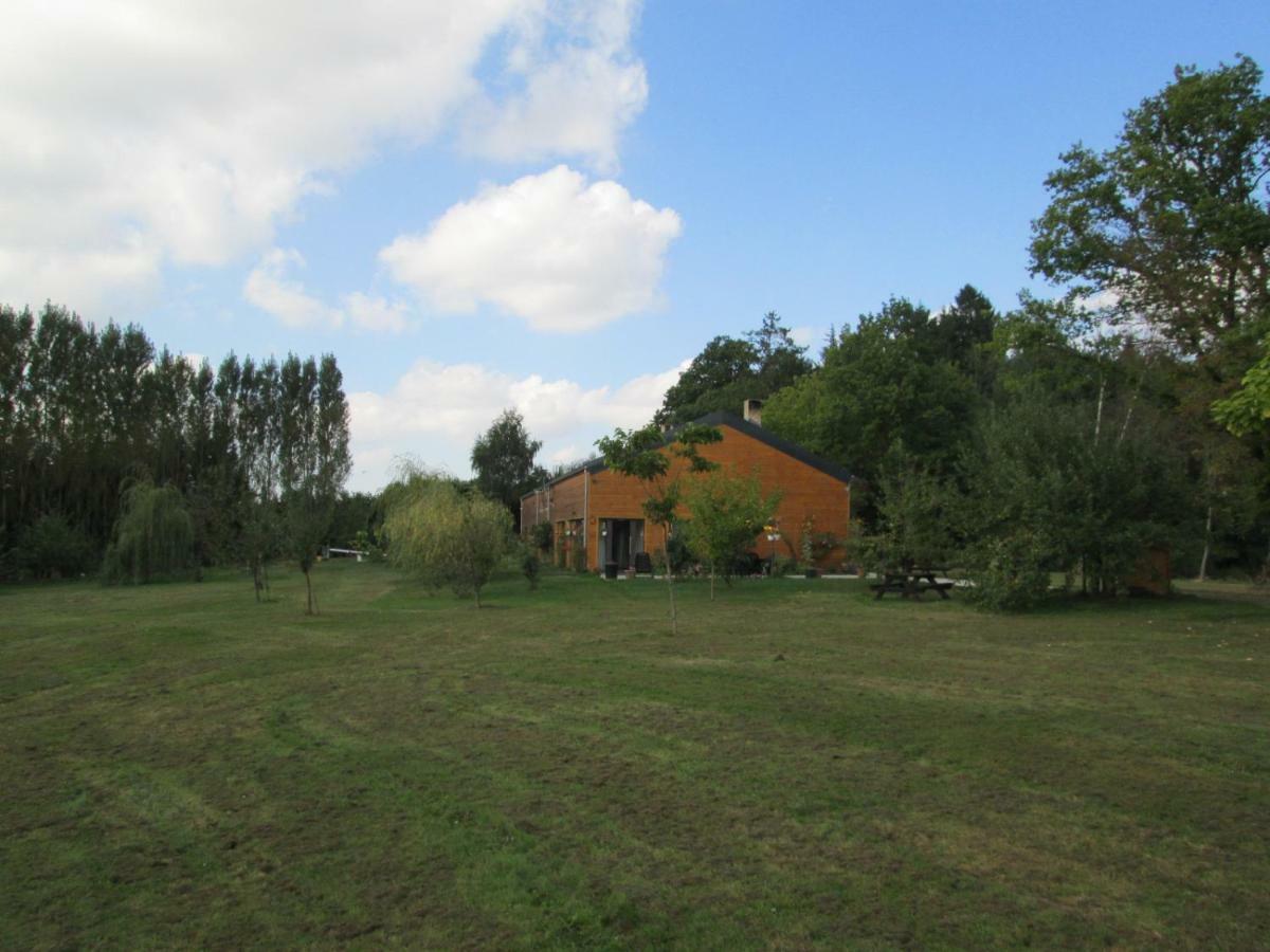 Florennes Gite Neuf 150 M2 Devant Un Grand Lac Prive De 2 Hectares Poissonneux Au Milieu Des Bois Kültér fotó